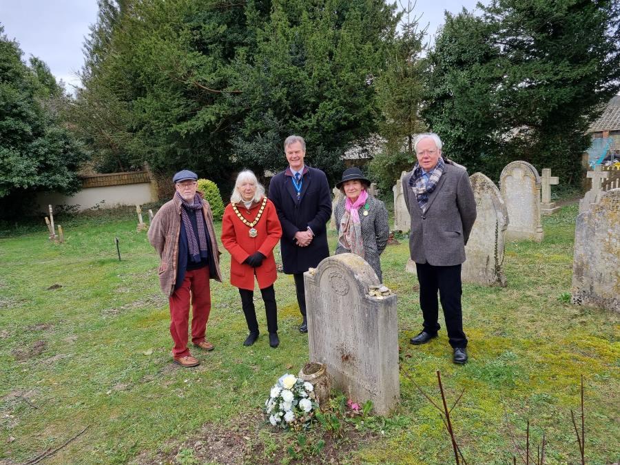 At the grave of James Hammett, in picture from left is Professor Philip Martin, Cllr Stella Jones MBE, Mr Anthony Woodhouse, Honorary Alderman Pauline Batstone, Mr Andrew McCarthy