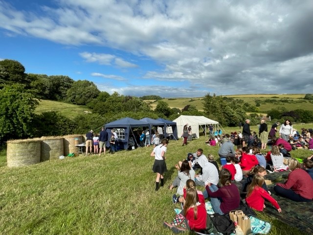 children having a picnic