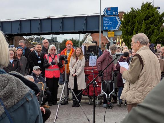 Vikki Slade MP and Cllr Nick Ireland attending Wareham Rail Crossing demonstration - February 2025